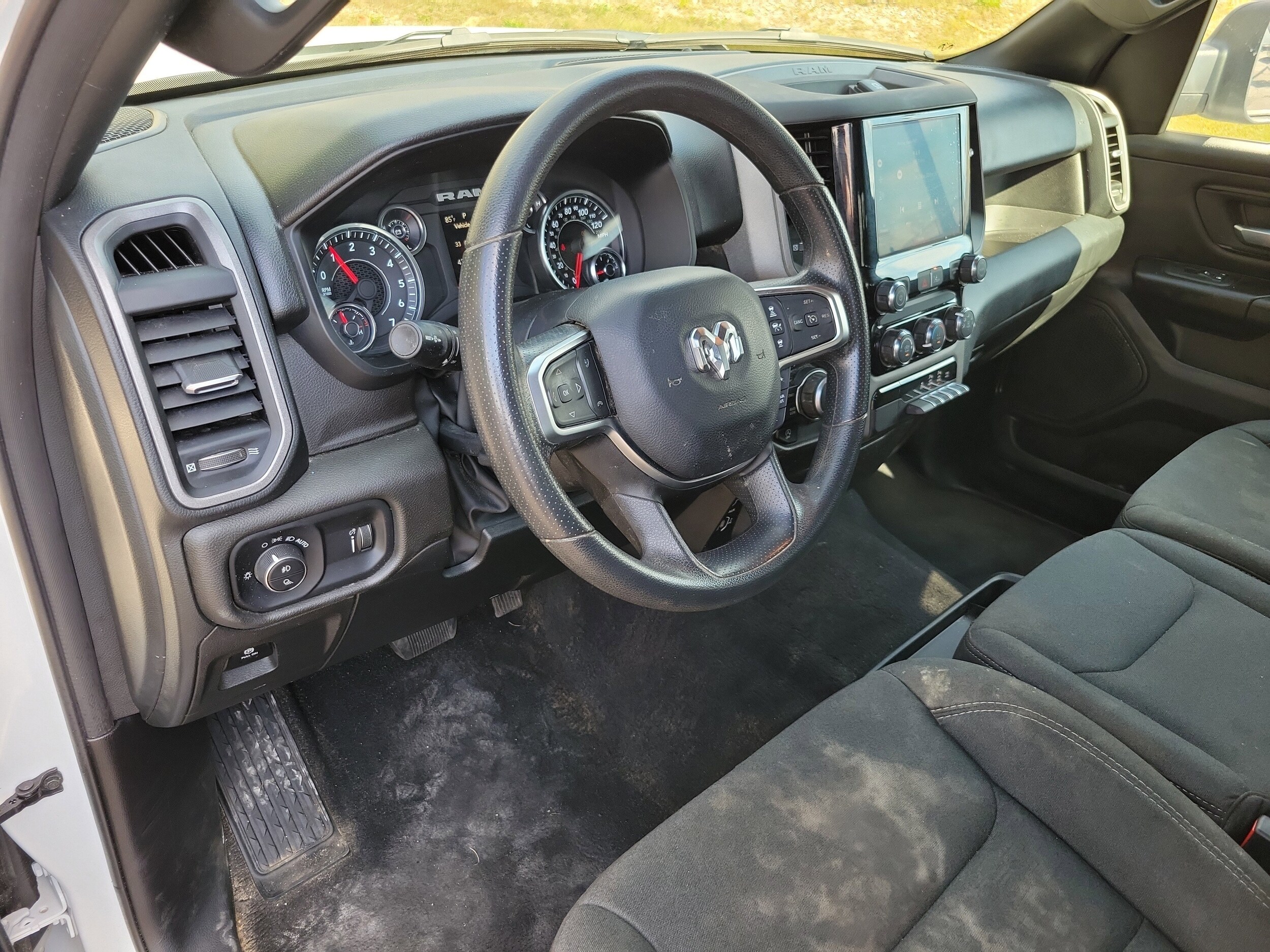 2025 Ram 1500 Tradesman photo 2
