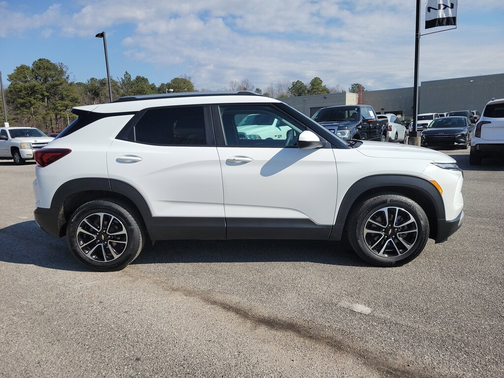 Used 2025 Chevrolet Trailblazer LT SUV