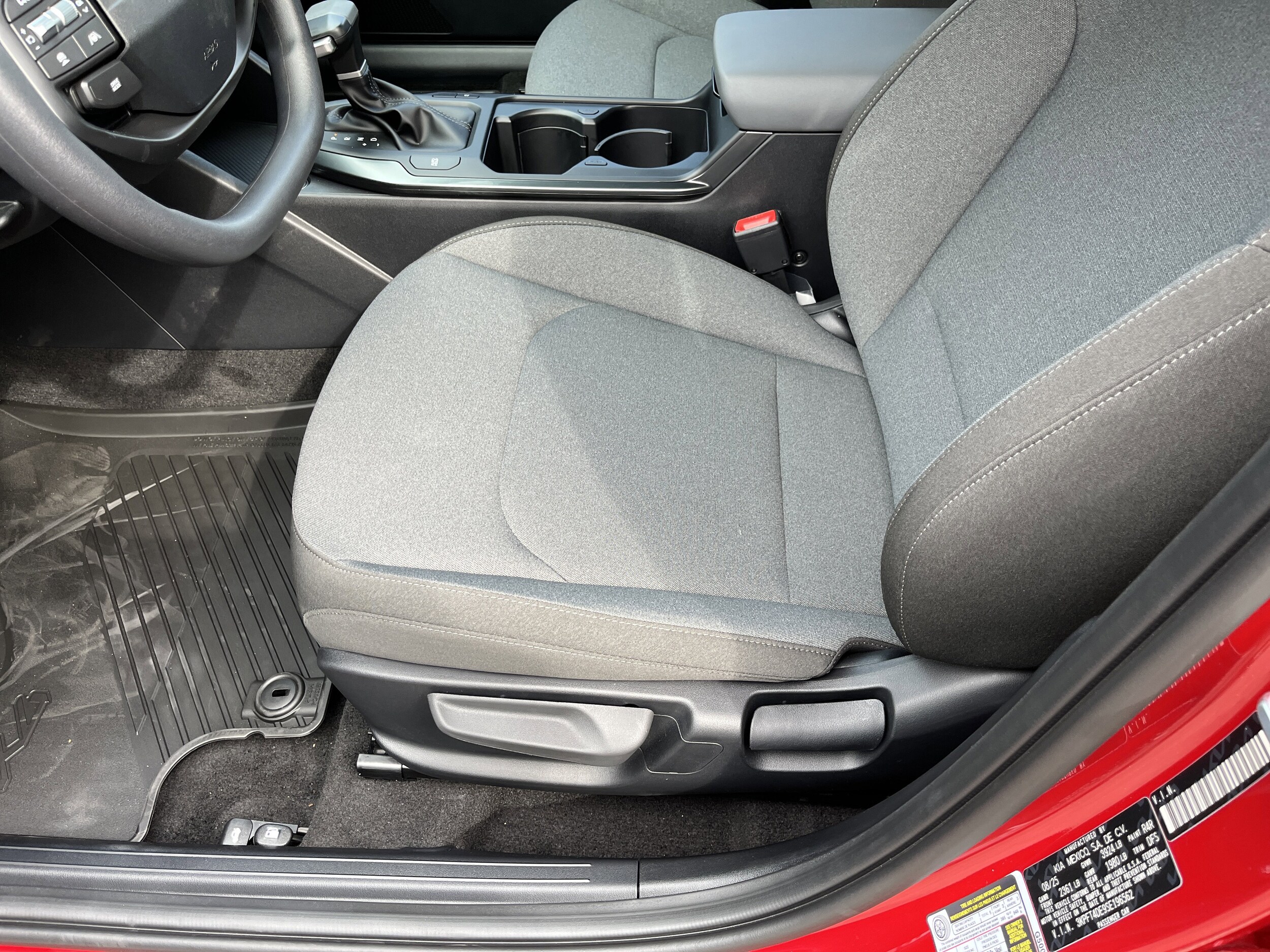 2025 Kia K4 LXS photo 4