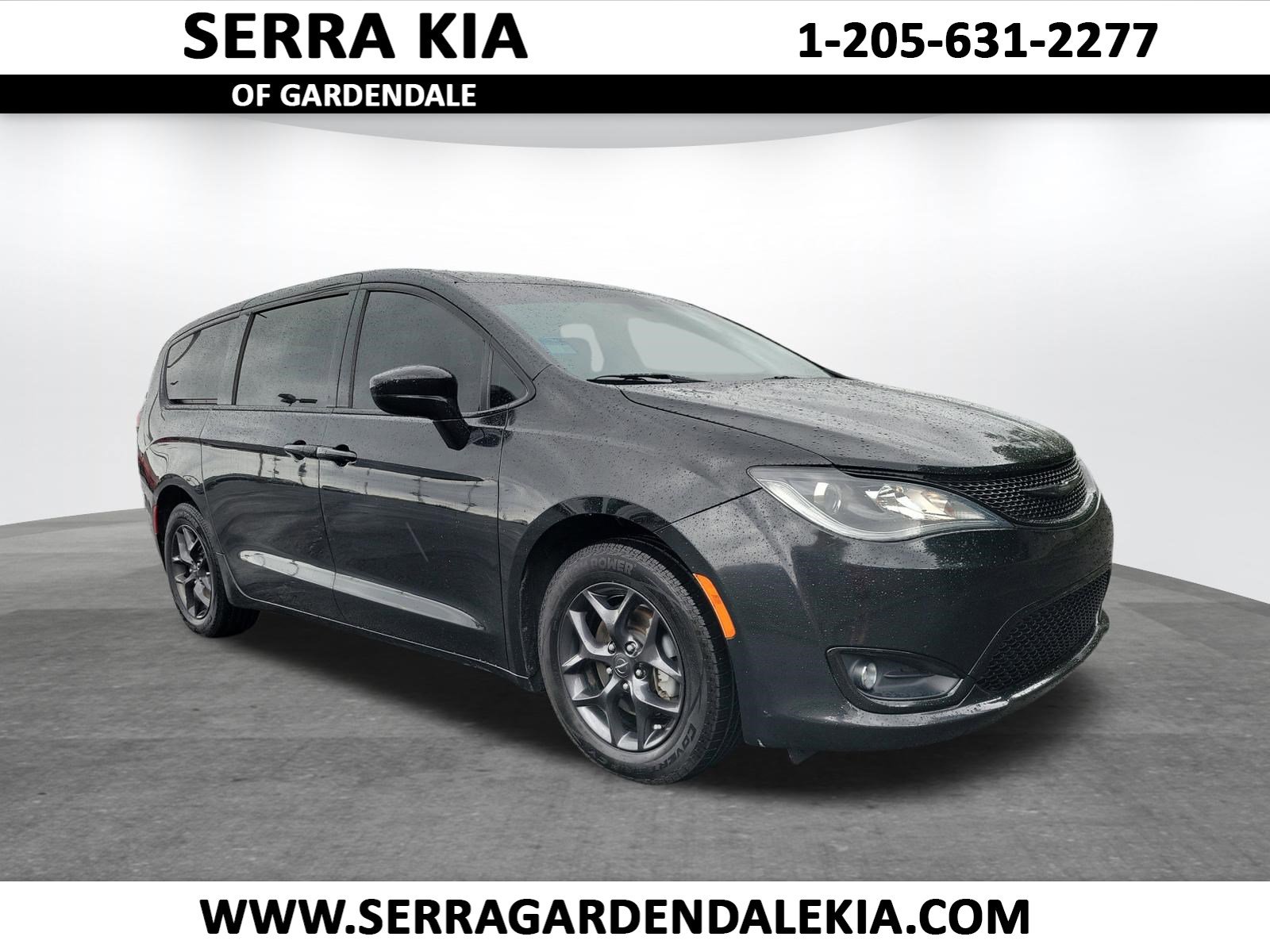 2020 Chrysler Pacifica Touring's photo
