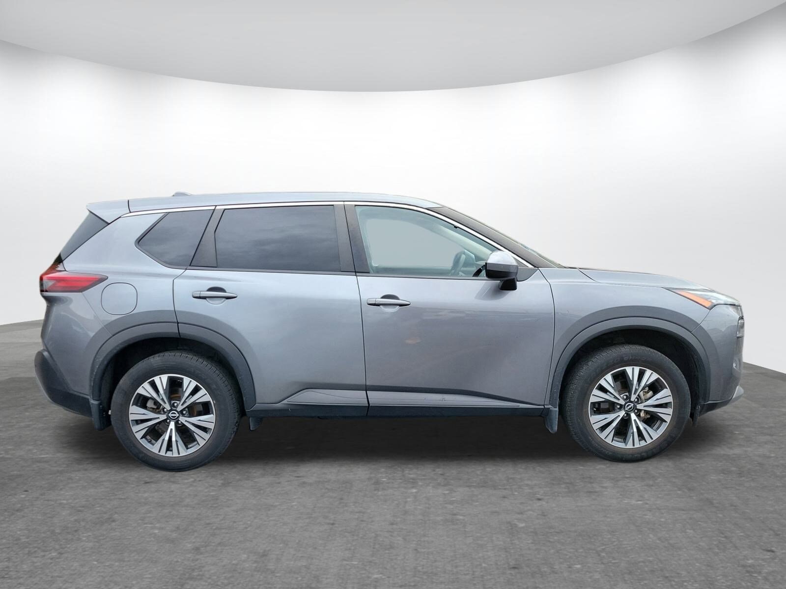 2023 Nissan Rogue SV photo 2