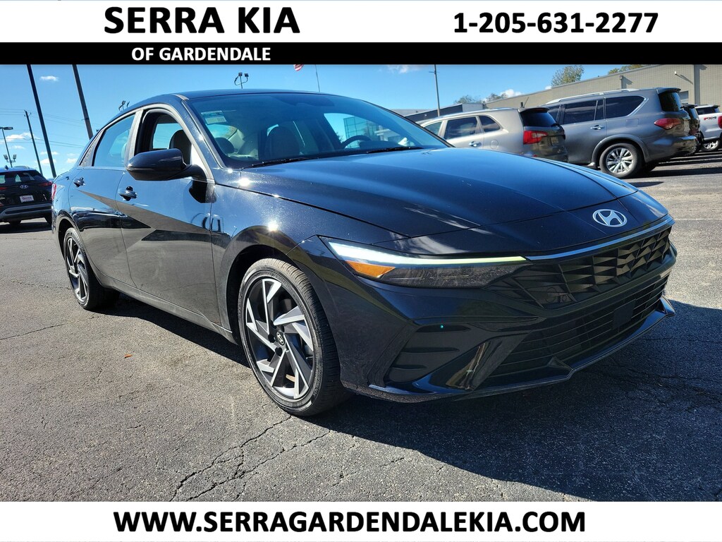 Used 2025 Hyundai Elantra Limited Sedan