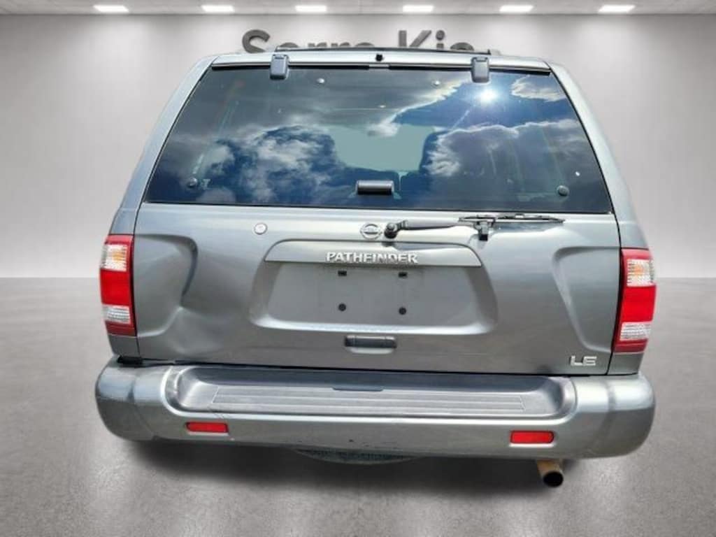 Used 2004 Nissan Pathfinder LE Platinum SUV