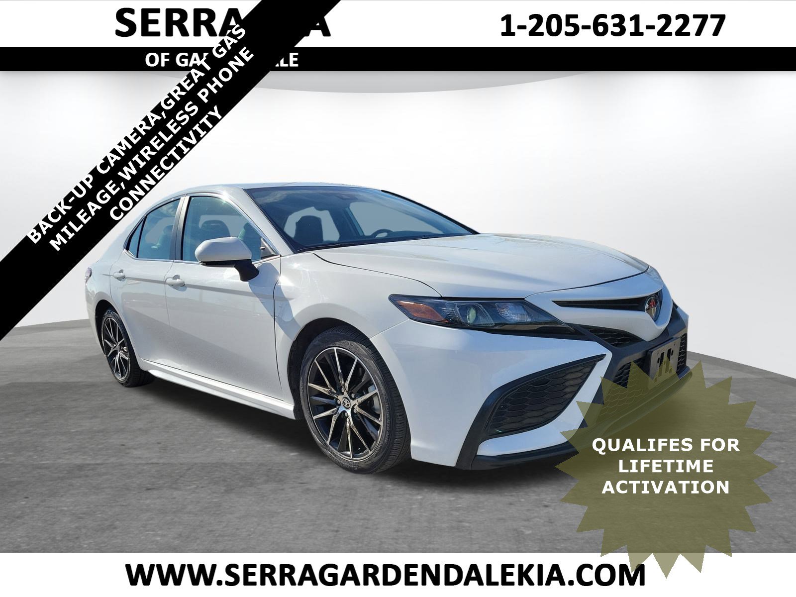 2024 Toyota Camry SE's photo