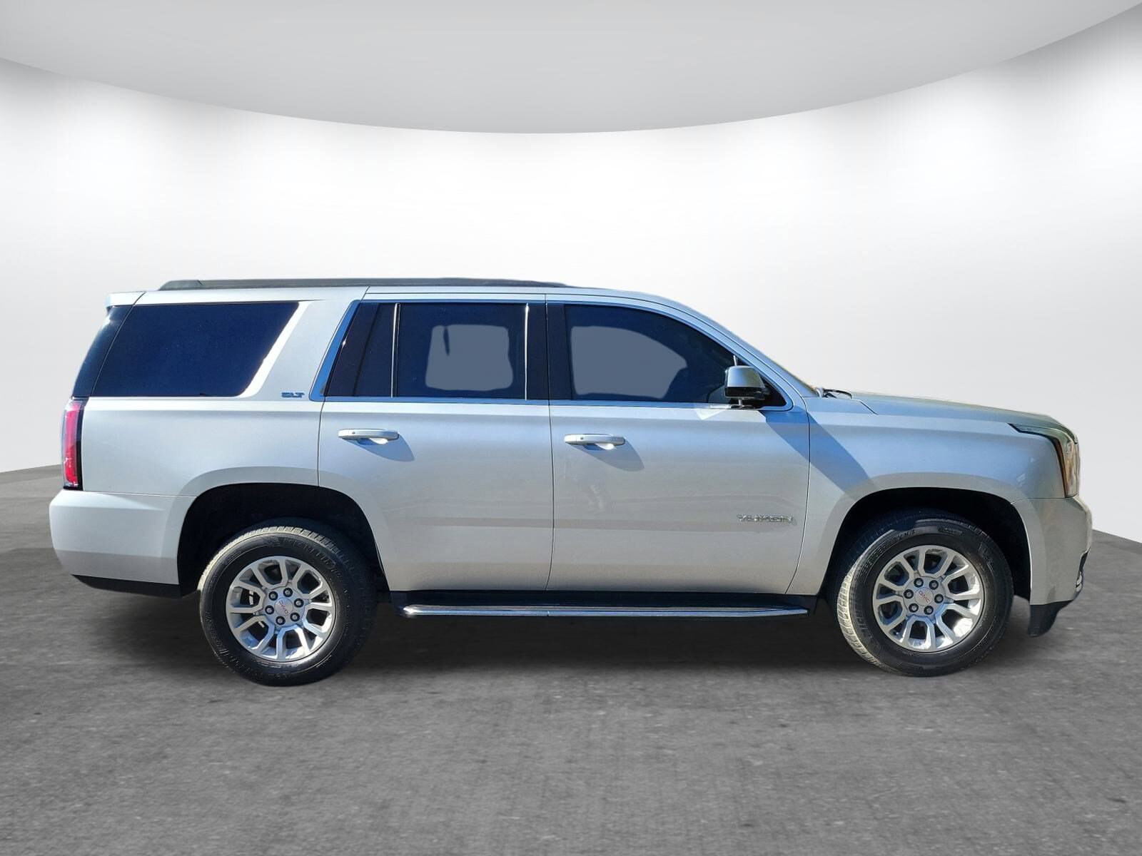 2019 Gmc Yukon SLT photo 2