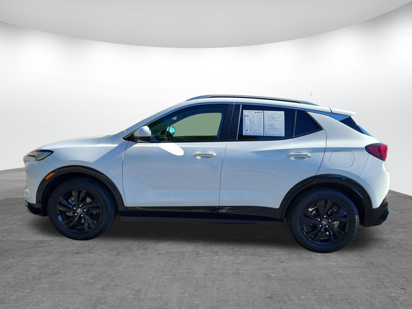 2024 Buick Encore GX Sport Touring photo 2