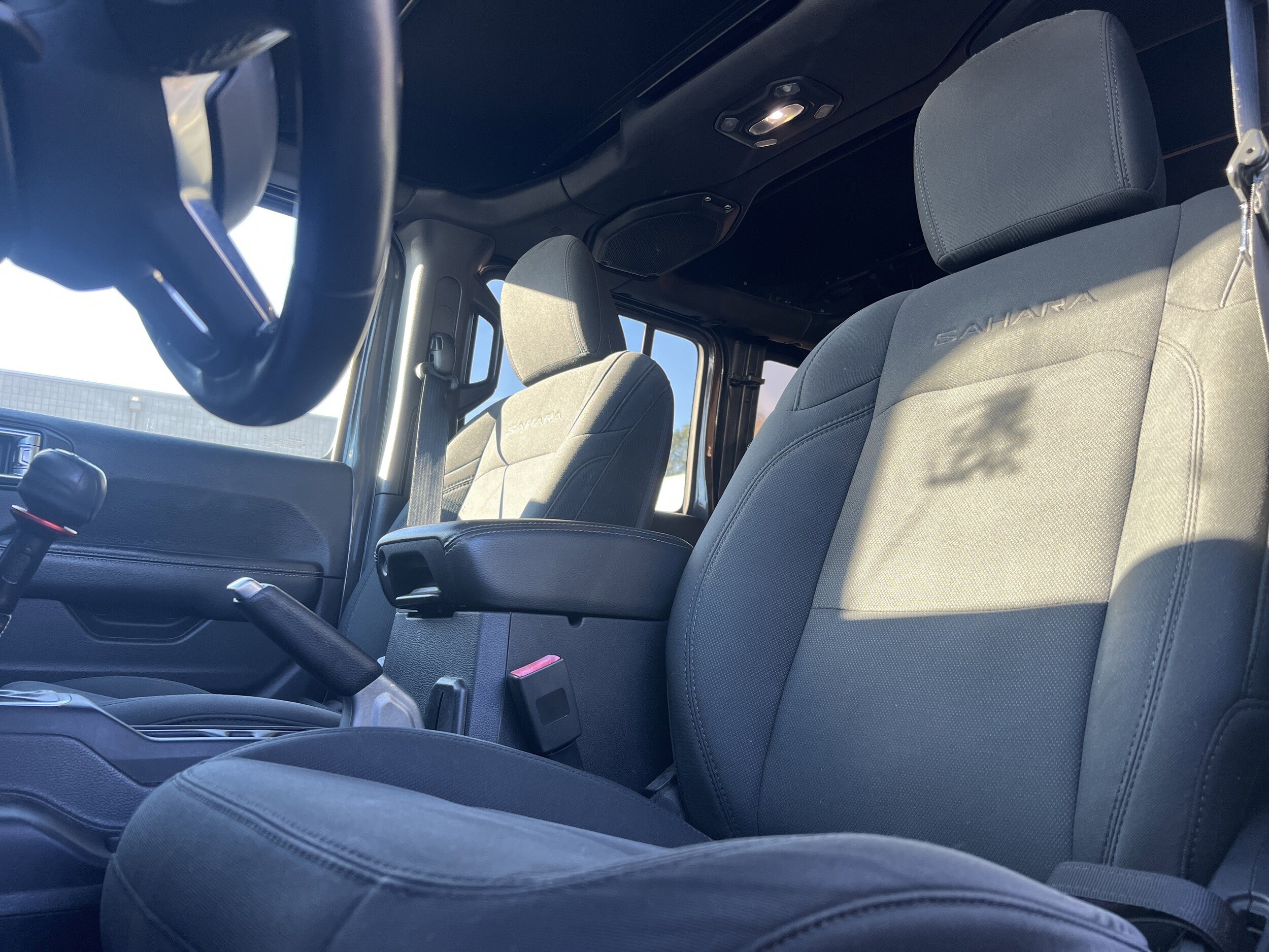 2018 Jeep Wrangler Unlimited Sahara photo 2