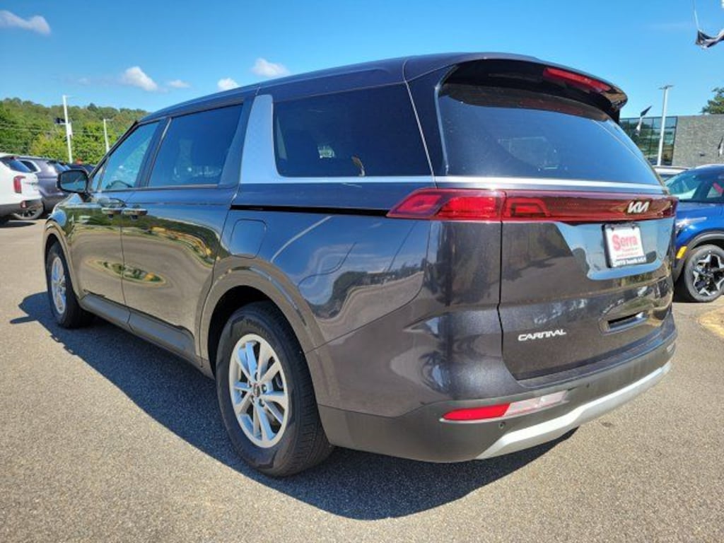 Used 2023 Kia Carnival LX MPV