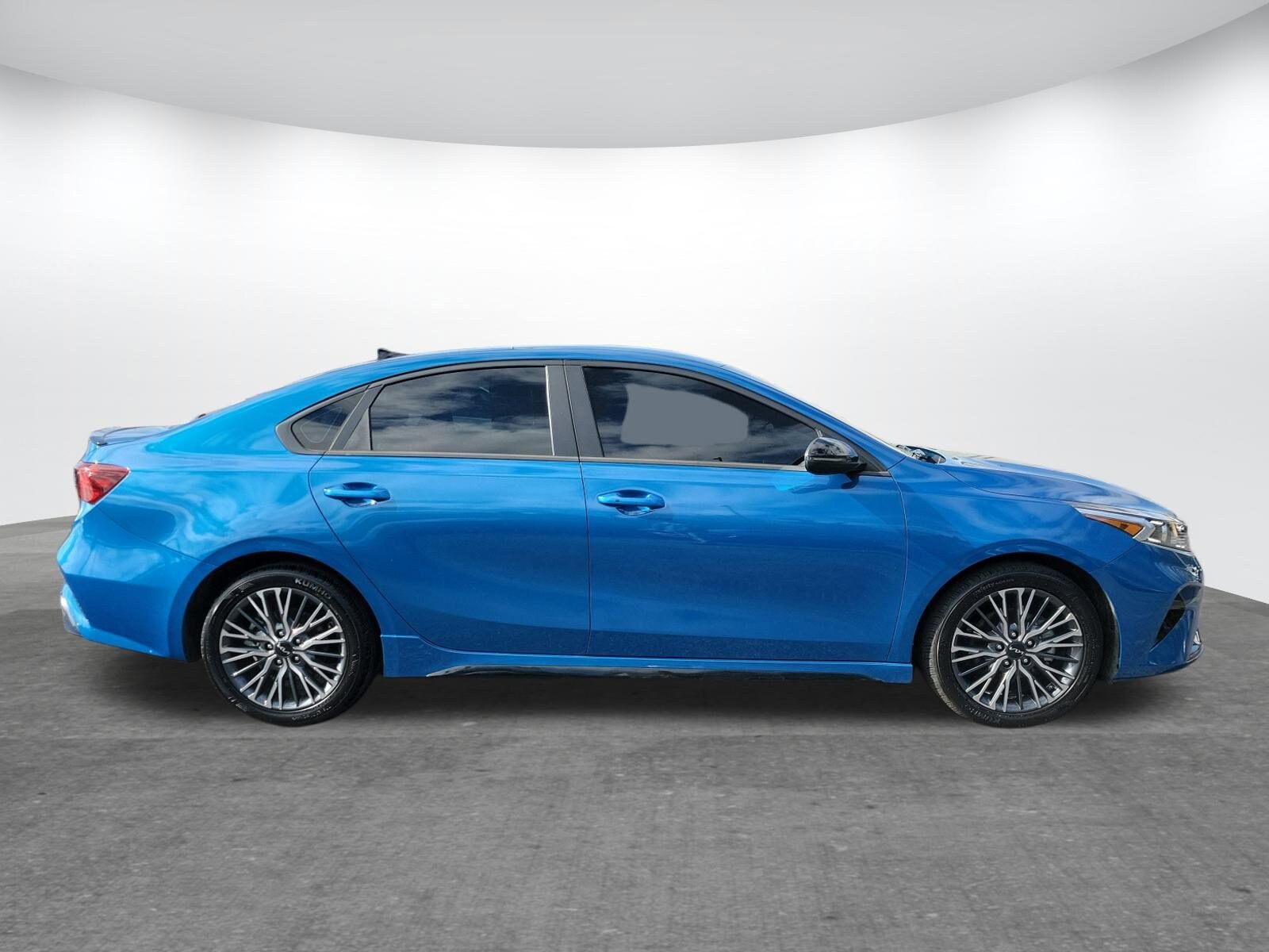 2023 Kia Forte GT-Line photo 2