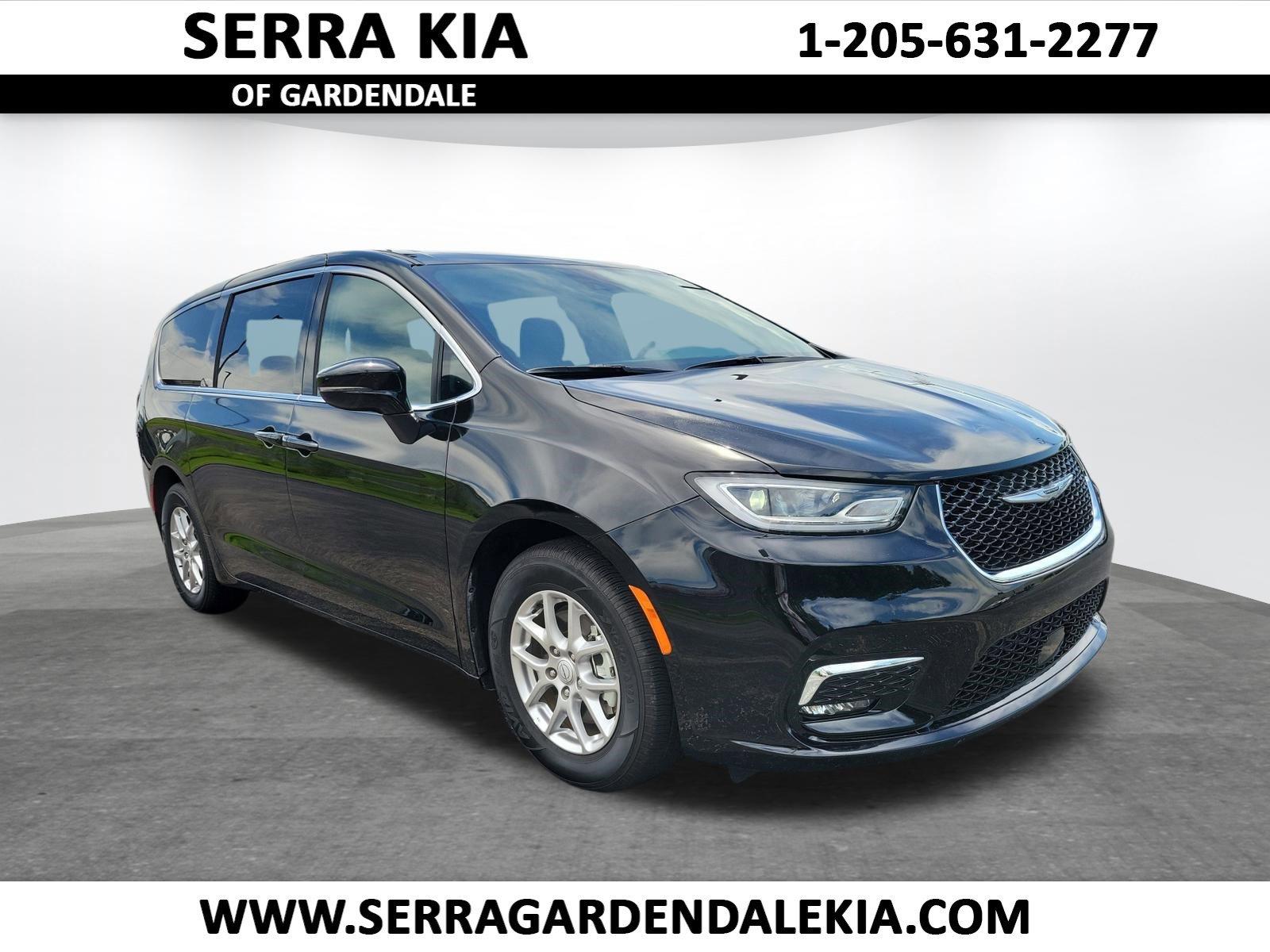 2026 Chrysler Pacifica Select's photo