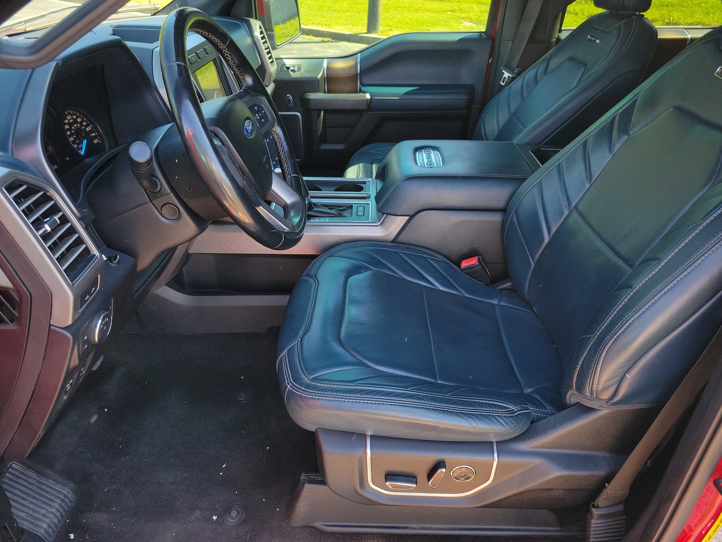 2018 Ford F-150 Limited photo 2