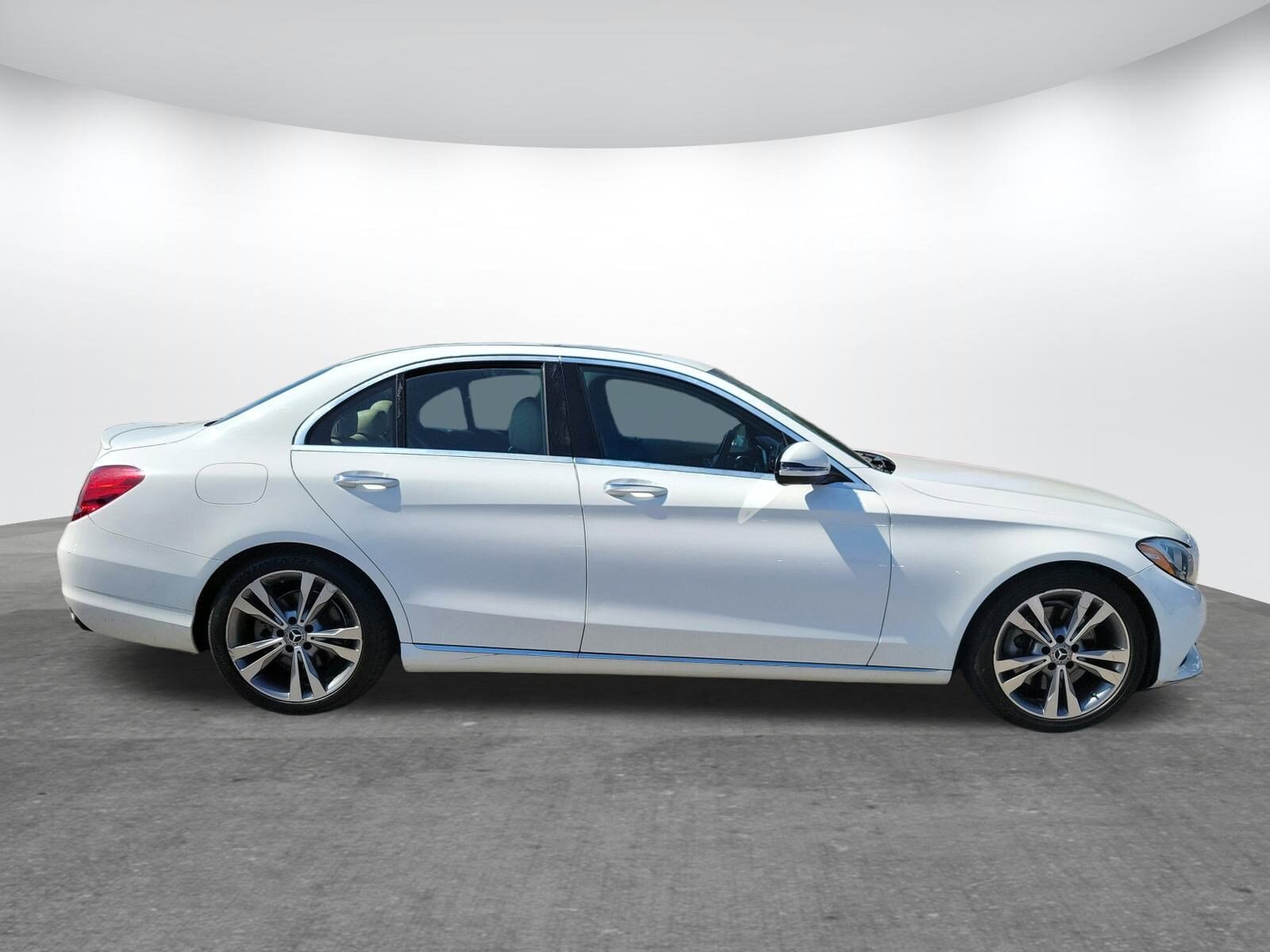 2018 Mercedes Benz C 300 Sedan photo 2
