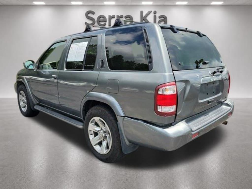 Used 2004 Nissan Pathfinder LE Platinum SUV
