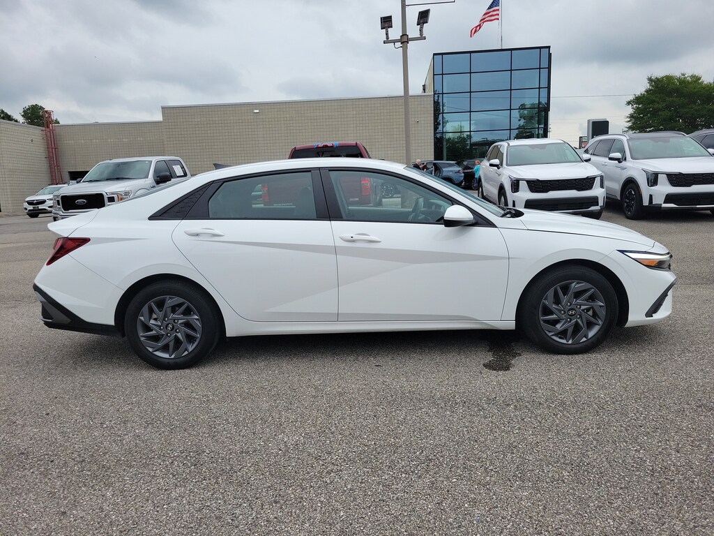 Used 2024 Hyundai Elantra SEL Sedan