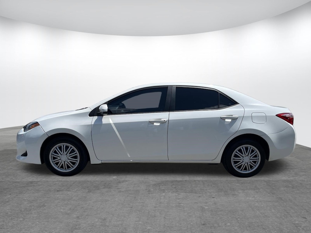 Used 2018 Toyota Corolla LE Sedan