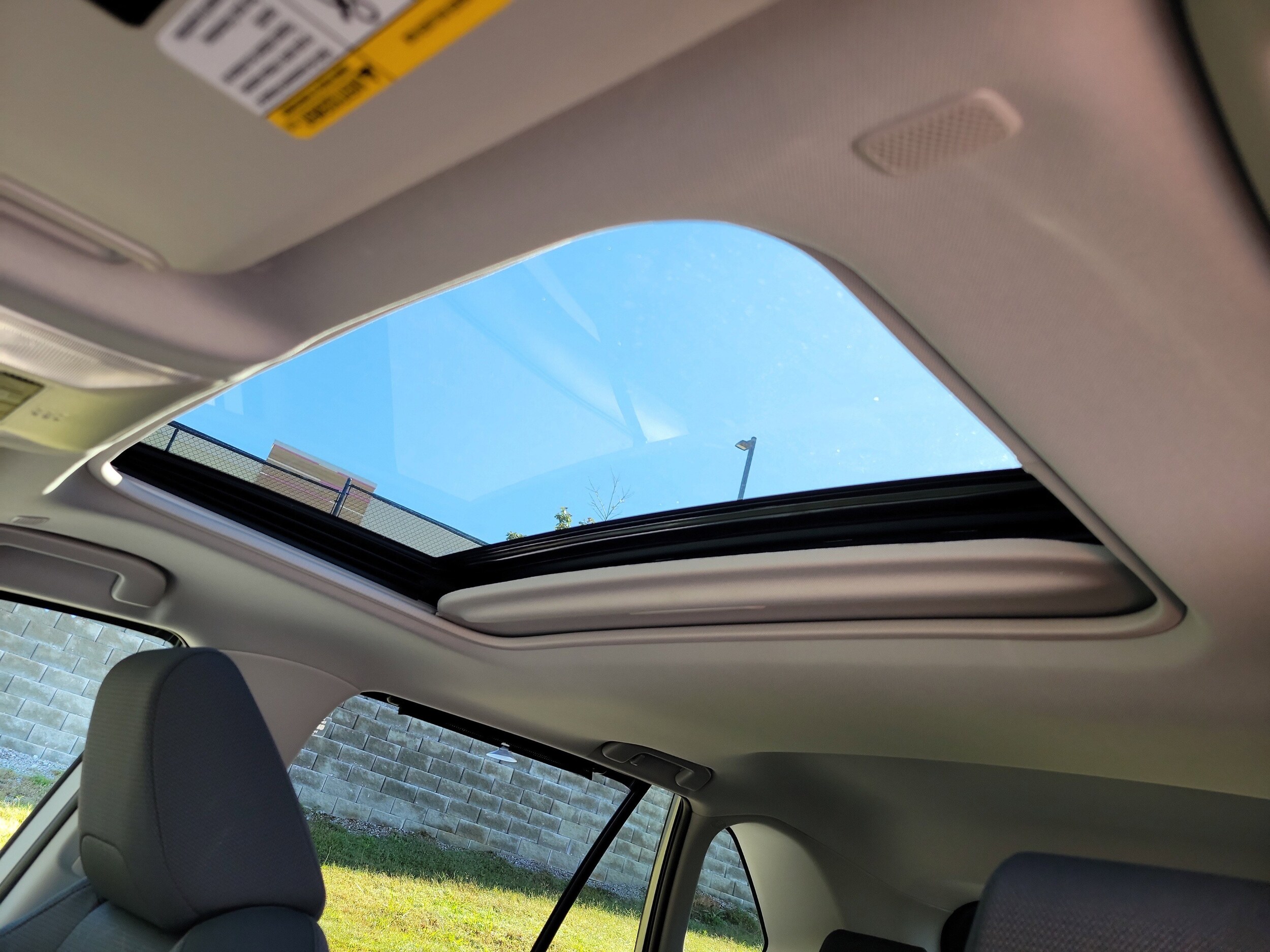 2024 Toyota RAV4 XLE photo 2