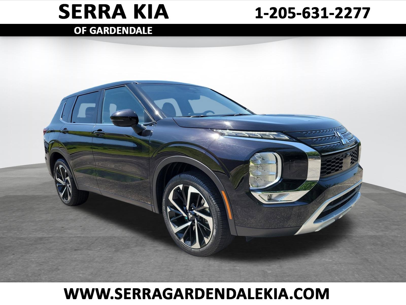 2024 Mitsubishi Outlander SE Black Edition w Pano S-AWC's photo