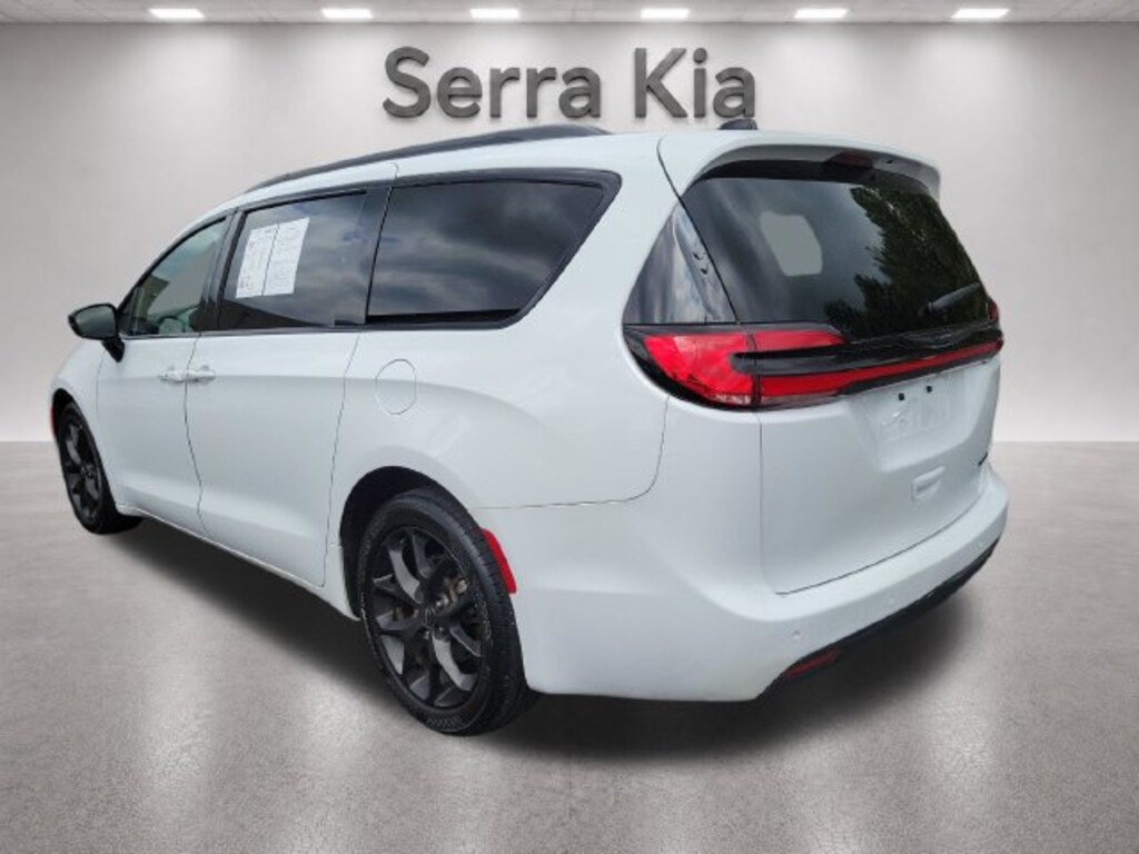 Used 2025 Chrysler Pacifica Limited Van Passenger Van