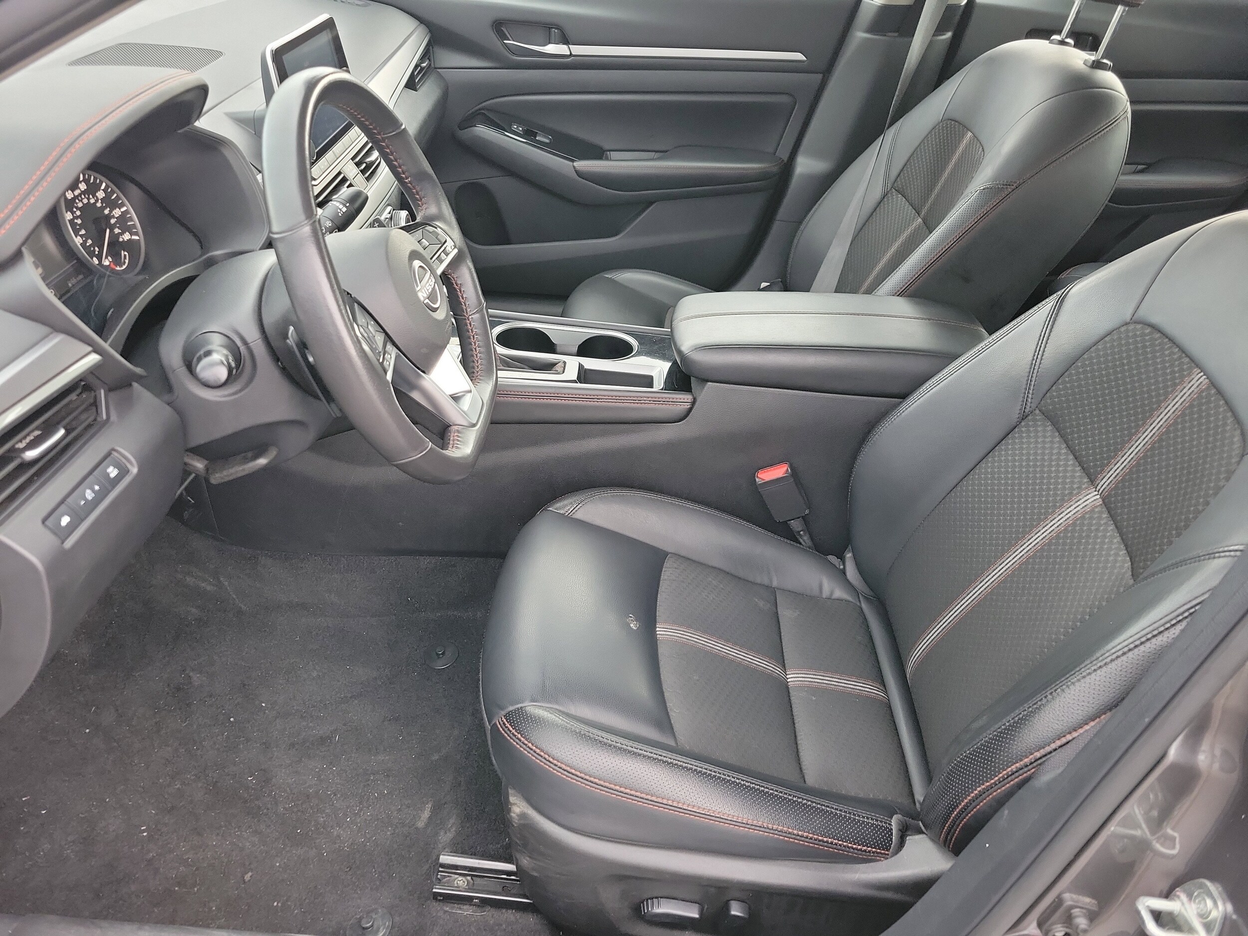 2024 Nissan Altima 2.5 SR photo 4