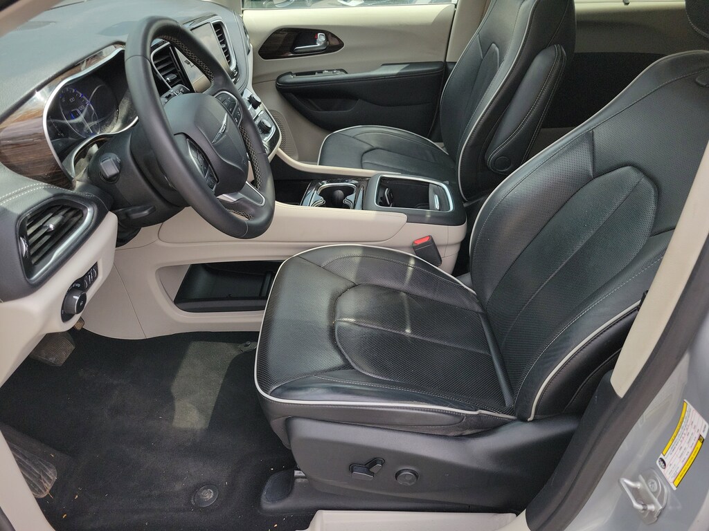Used 2023 Chrysler Pacifica Limited Van Passenger Van