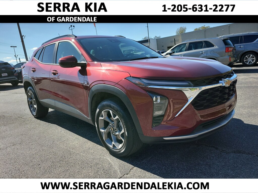 Used 2025 Chevrolet Trax LT SUV