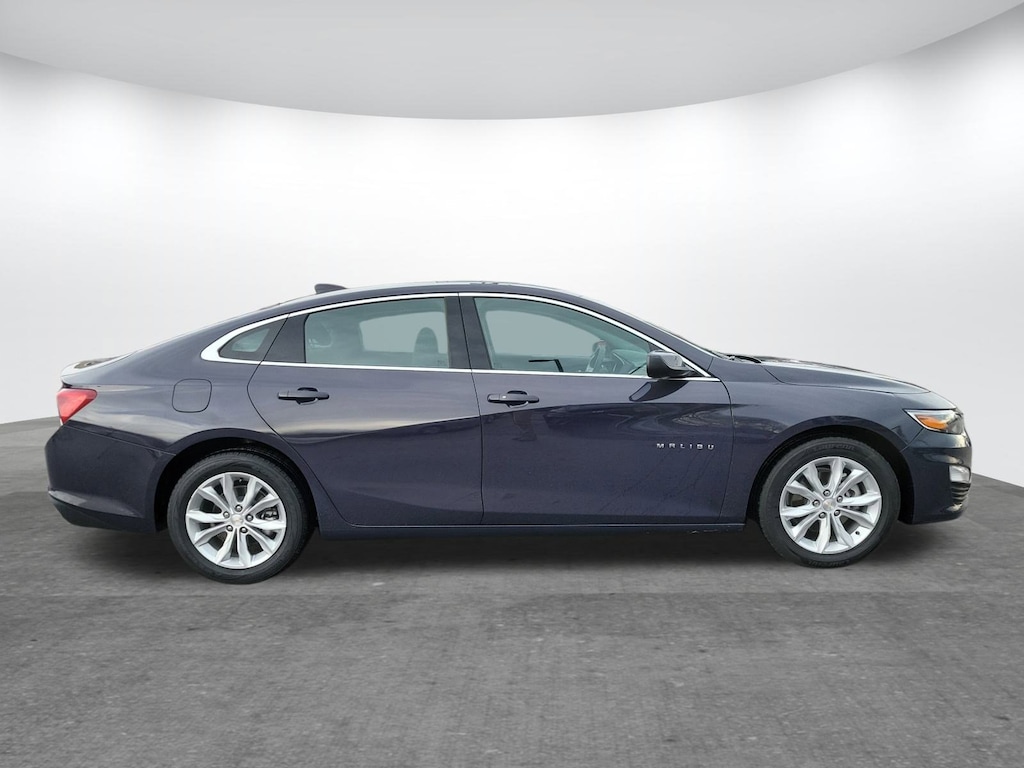 Used 2025 Chevrolet Malibu 1LT Sedan