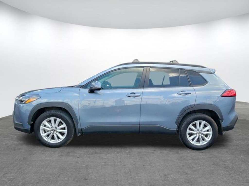 Used 2024 Toyota Corolla Cross LE SUV