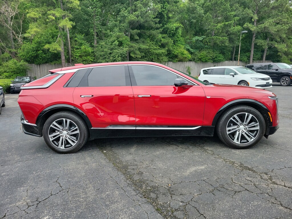 Used 2024 CADILLAC LYRIQ Luxury SUV