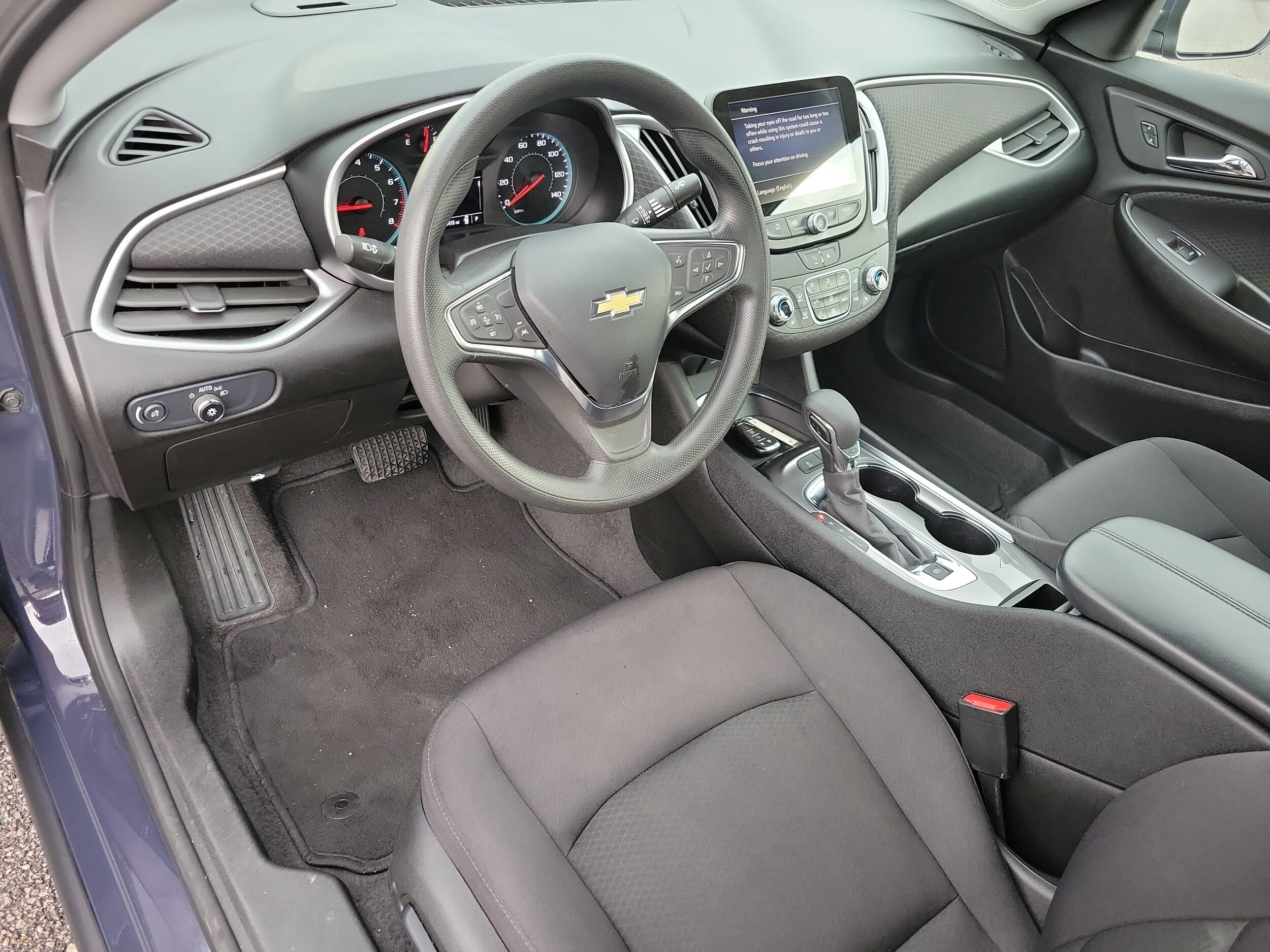 2025 Chevrolet Malibu 1LT photo 3
