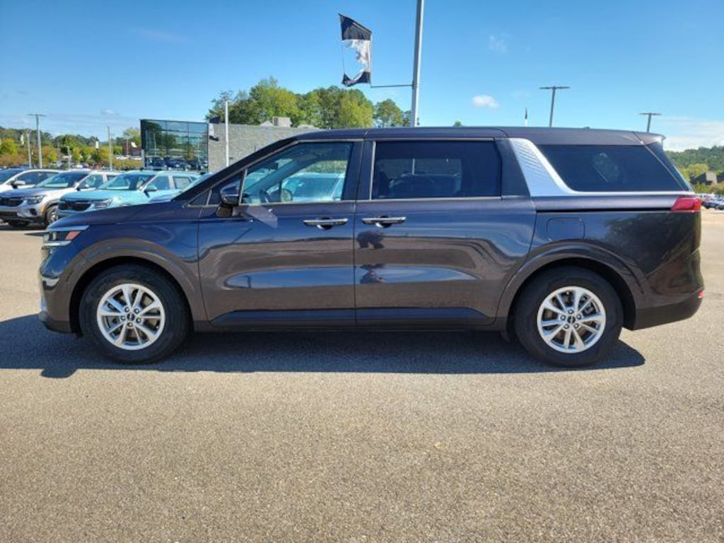Used 2023 Kia Carnival LX MPV
