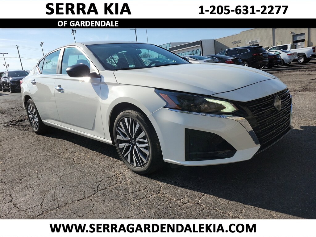 Used 2025 Nissan Altima SV Sedan