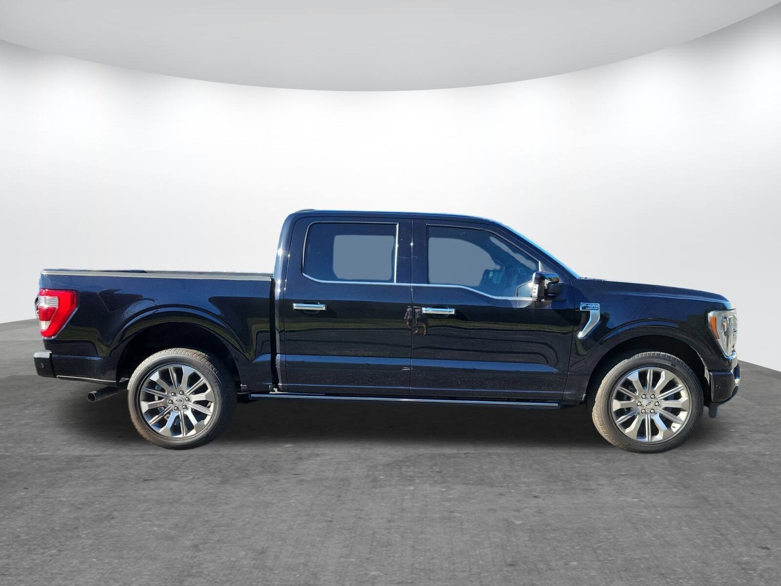 2022 Ford F-150 Limited photo 2