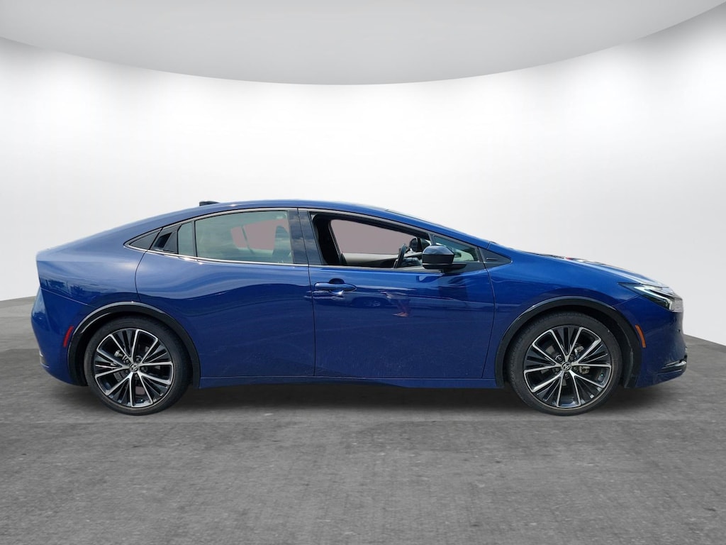 Used 2024 Toyota Prius XLE Hatchback