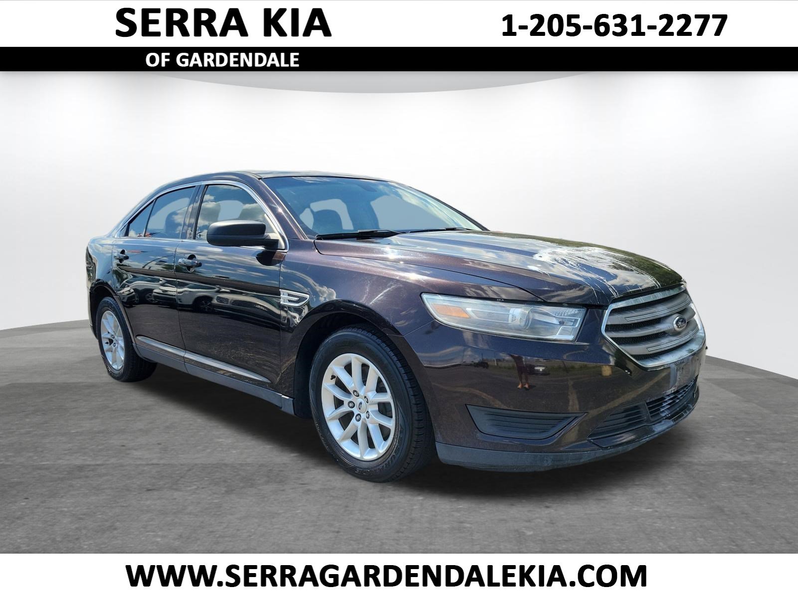 2014 Ford Taurus SE FWD's photo