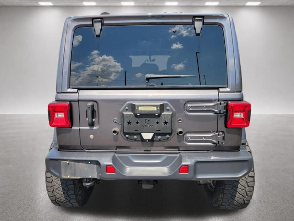 Used 2018 Jeep Wrangler Unlimited Sahara 4x4 SUV