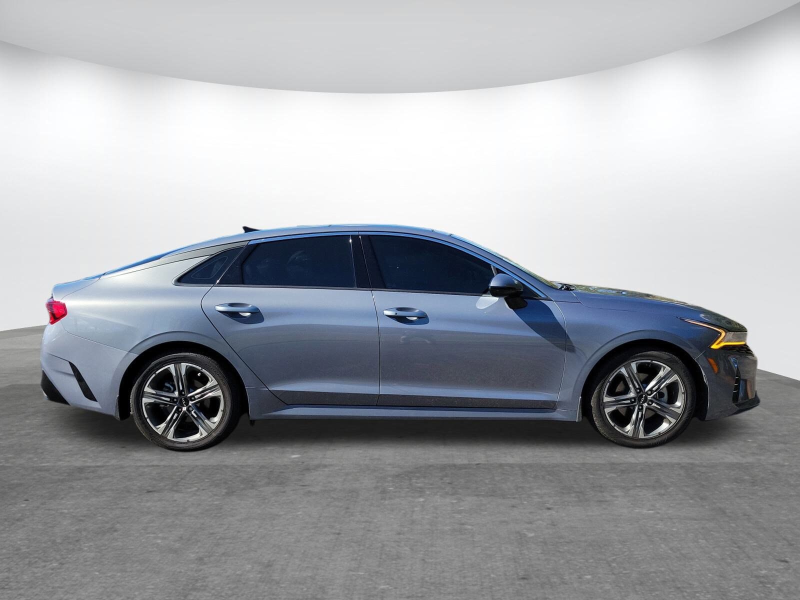 2023 Kia K5 EX photo 3