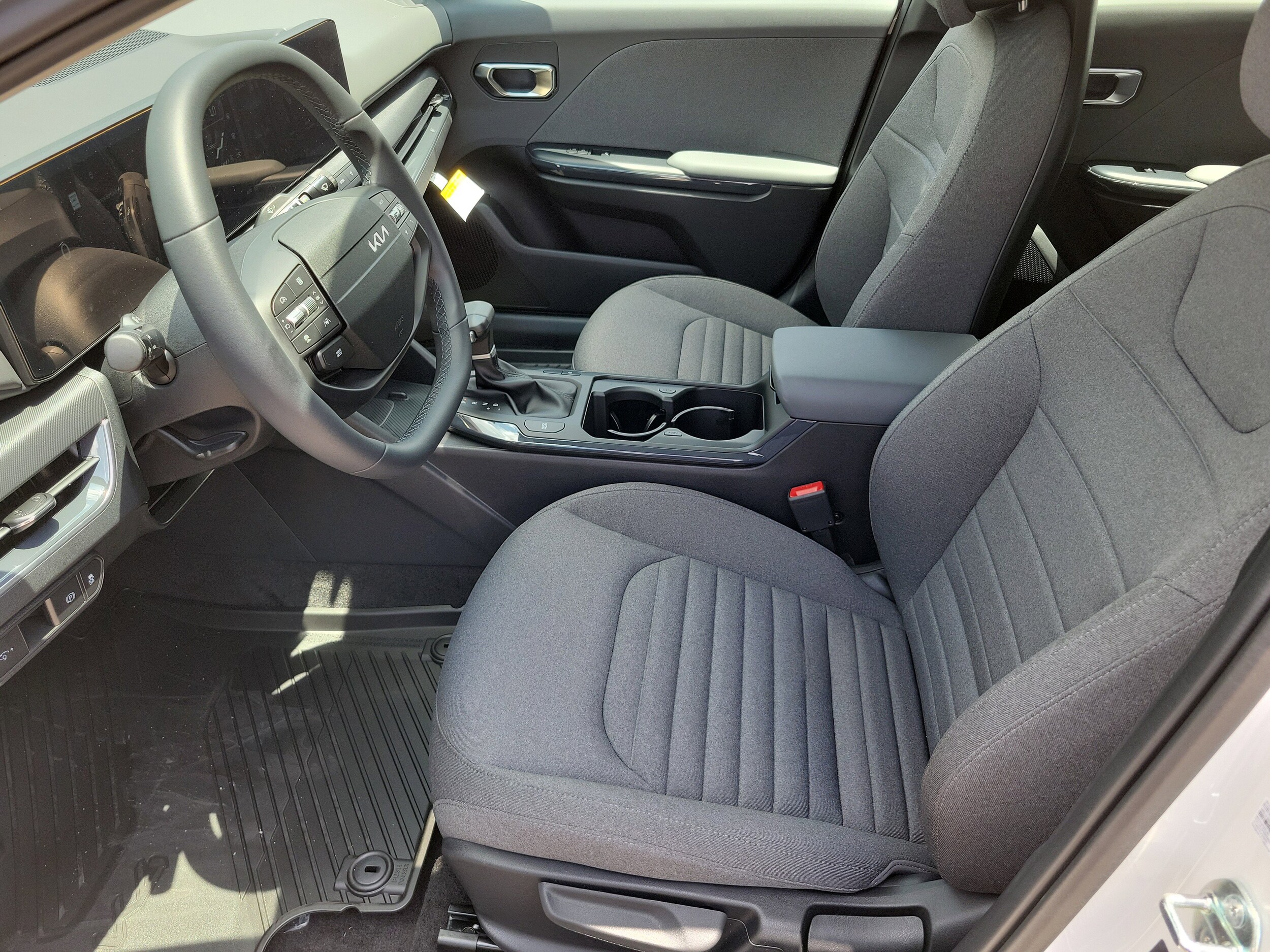 2025 Kia K4 EX photo 3