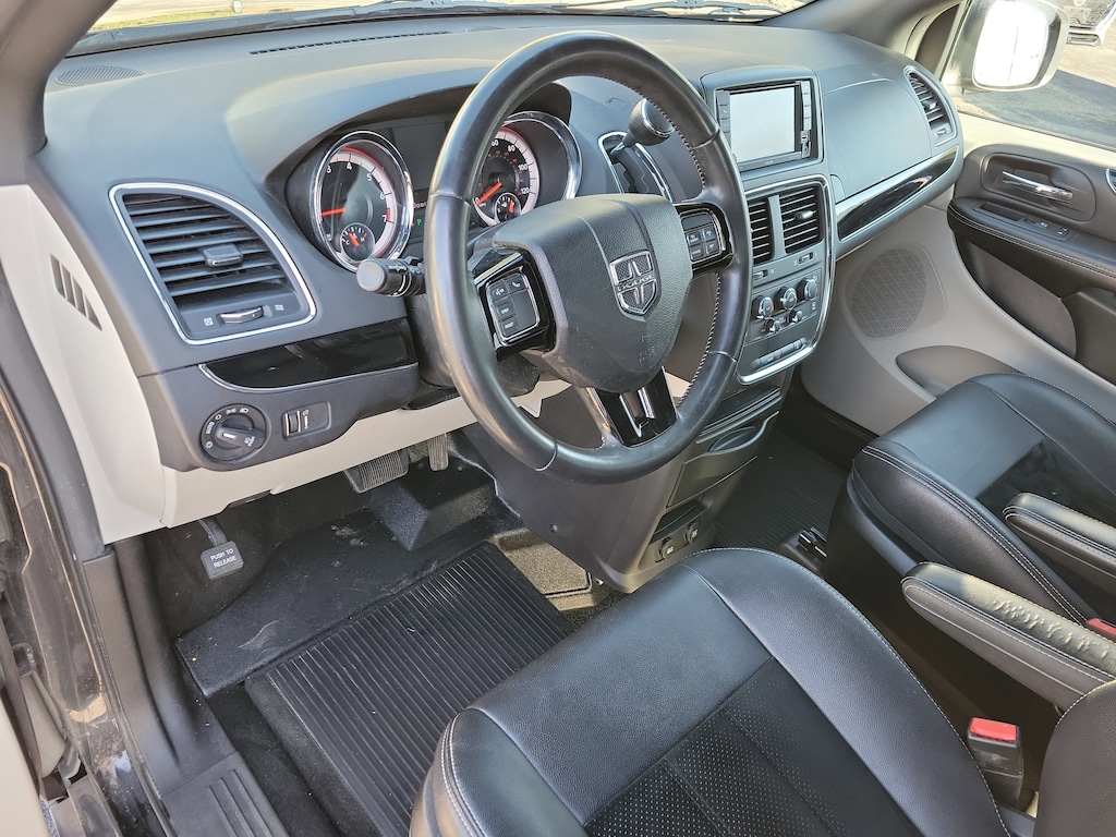 Used 2018 Dodge Grand Caravan SXT Van Passenger Van