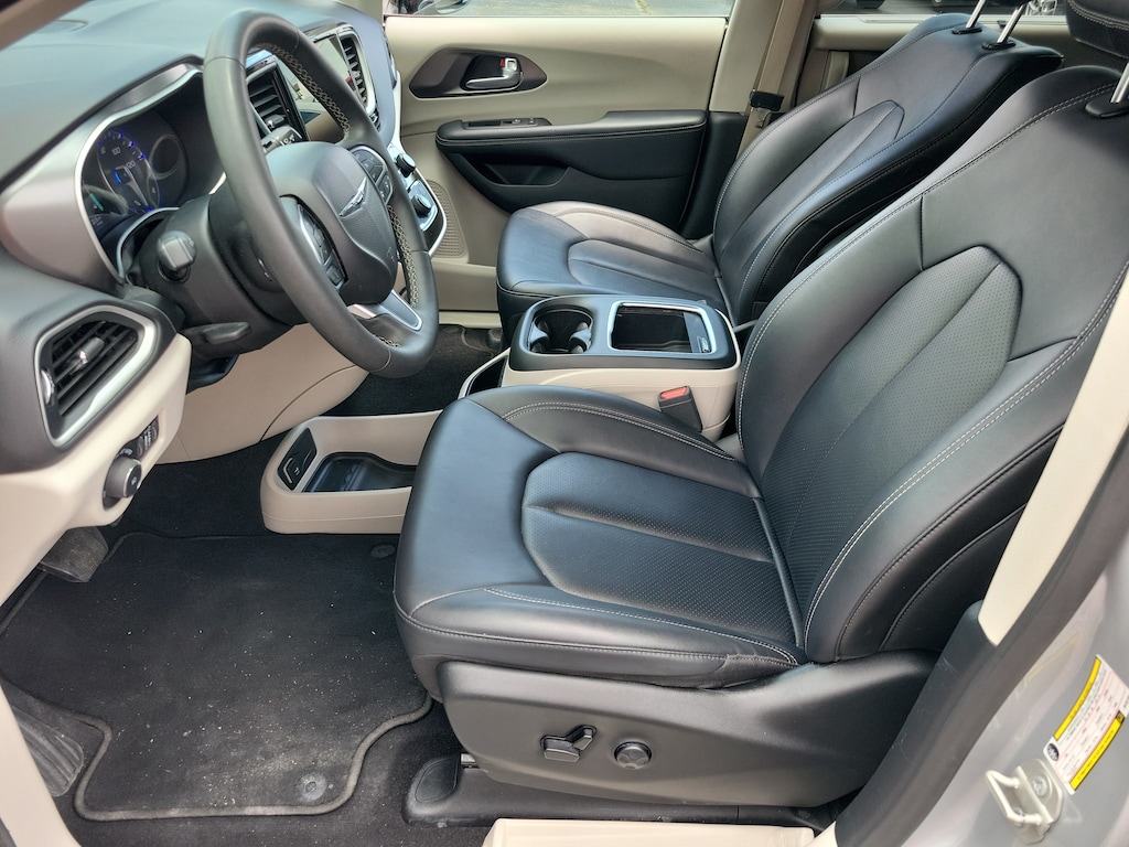 Used 2024 Chrysler Pacifica Touring L Van Passenger Van