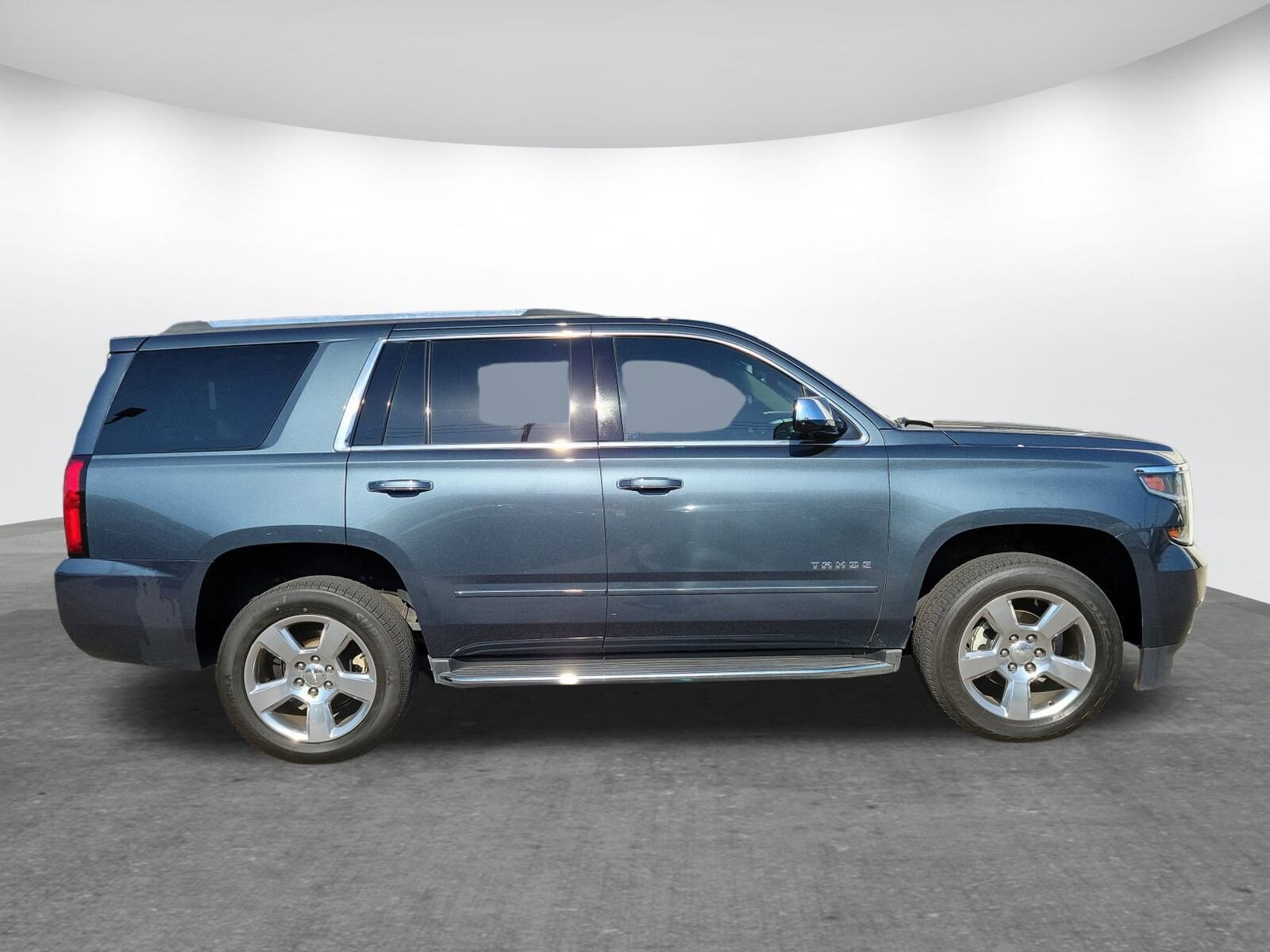 2019 Chevrolet Tahoe Premier photo 3