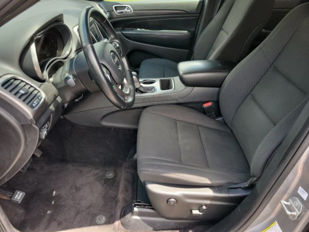 Used 2018 Jeep Grand Cherokee Laredo RWD SUV