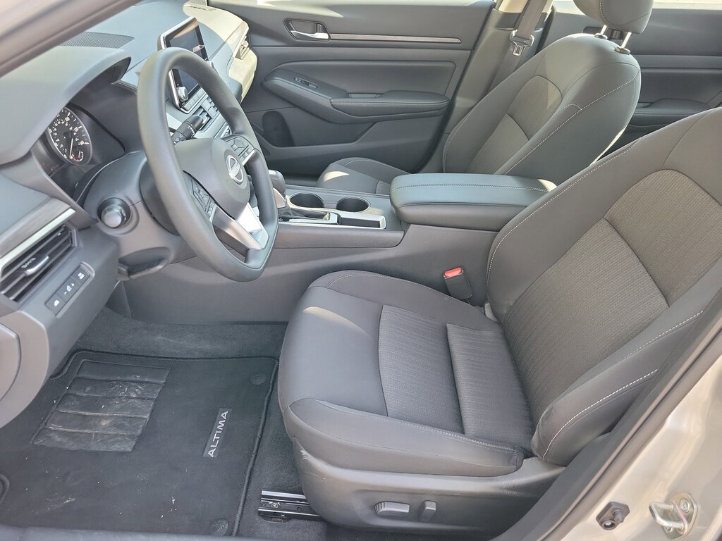 Used 2025 Nissan Altima SV Sedan