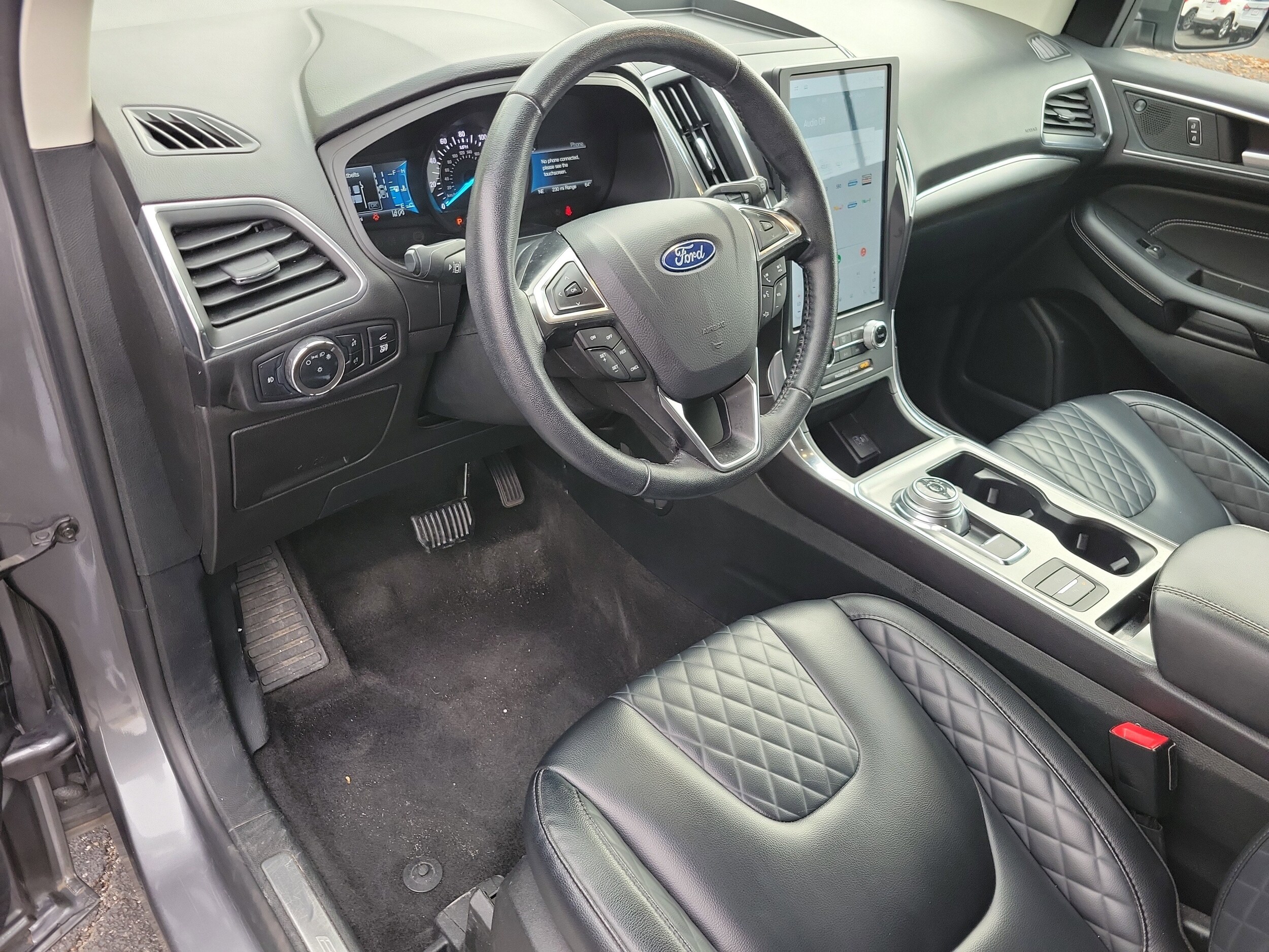 2024 Ford Edge Titanium photo 3