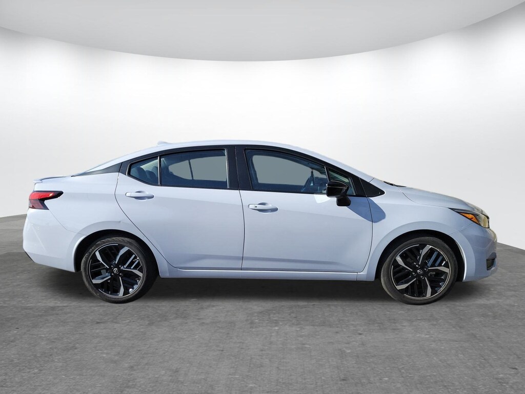 Used 2024 Nissan Versa 1.6 SR Sedan