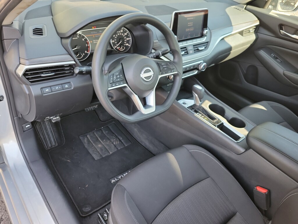 Used 2025 Nissan Altima SV Sedan
