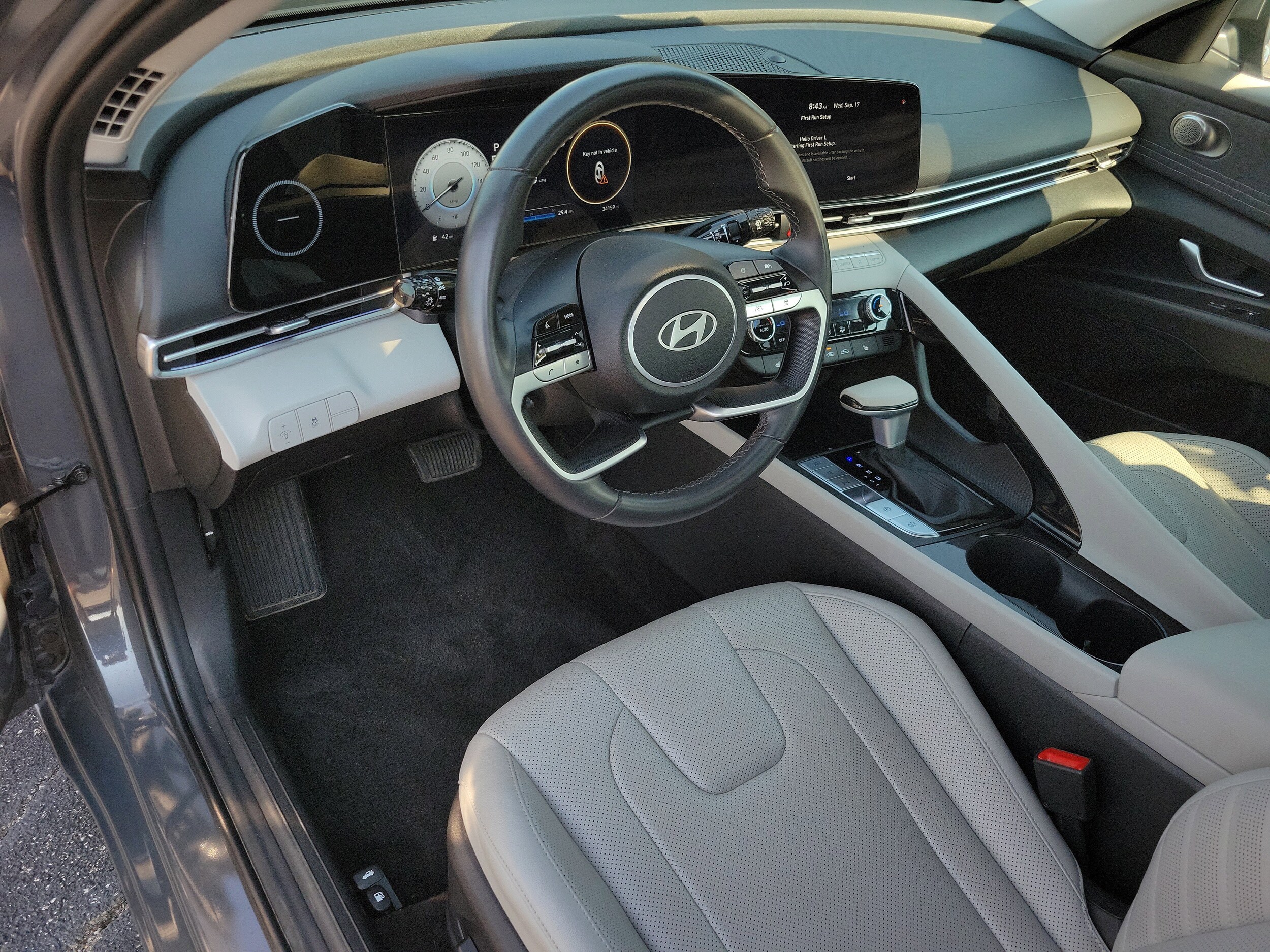 2024 Hyundai Elantra Limited photo 3