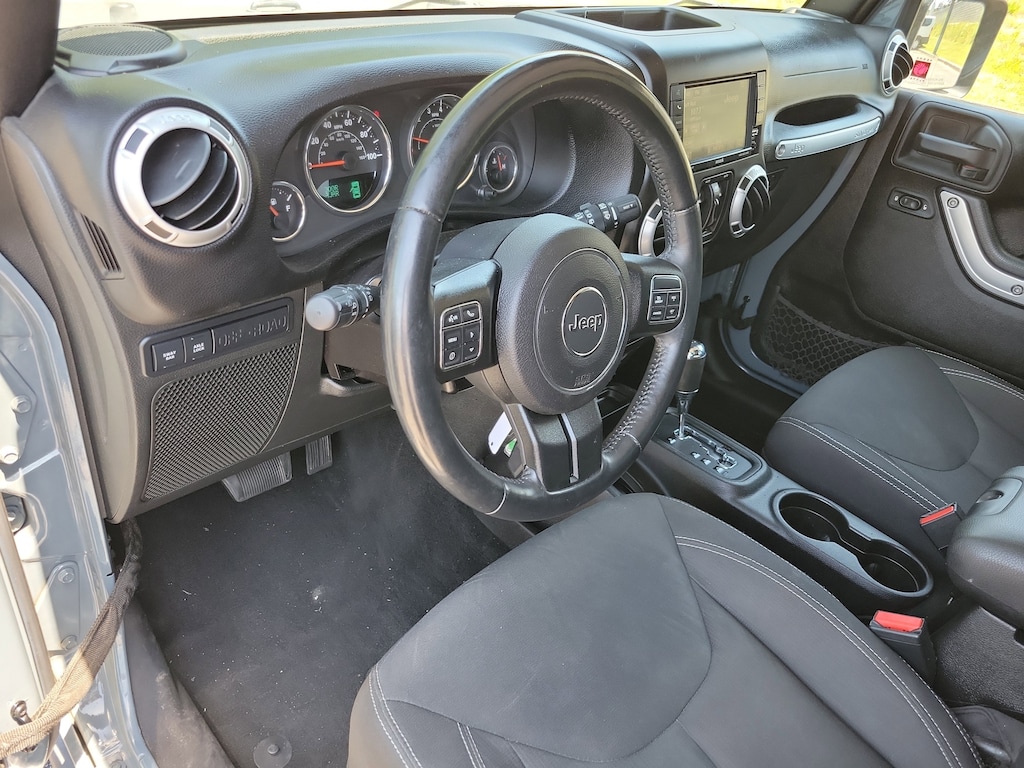 Used 2015 Jeep Wrangler Unlimited Rubicon 4x4 SUV