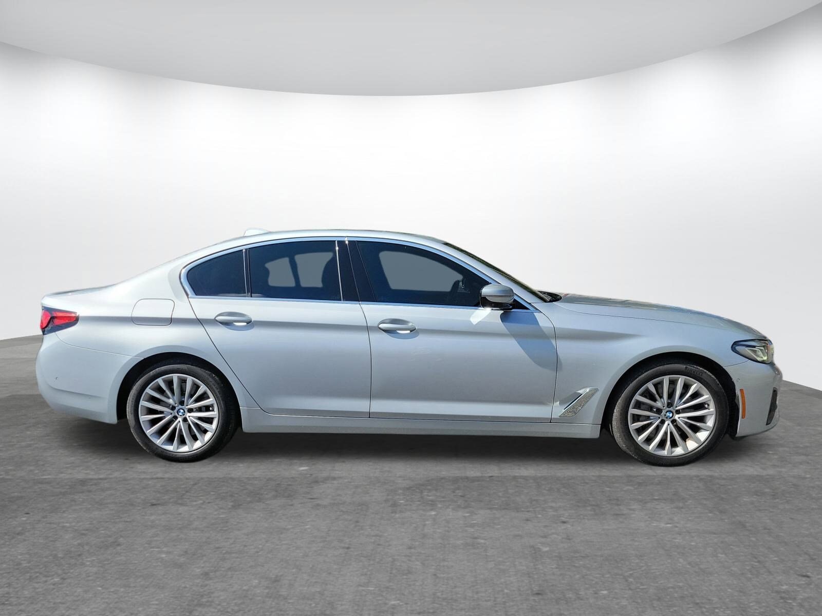 2021 Bmw 540i photo 2