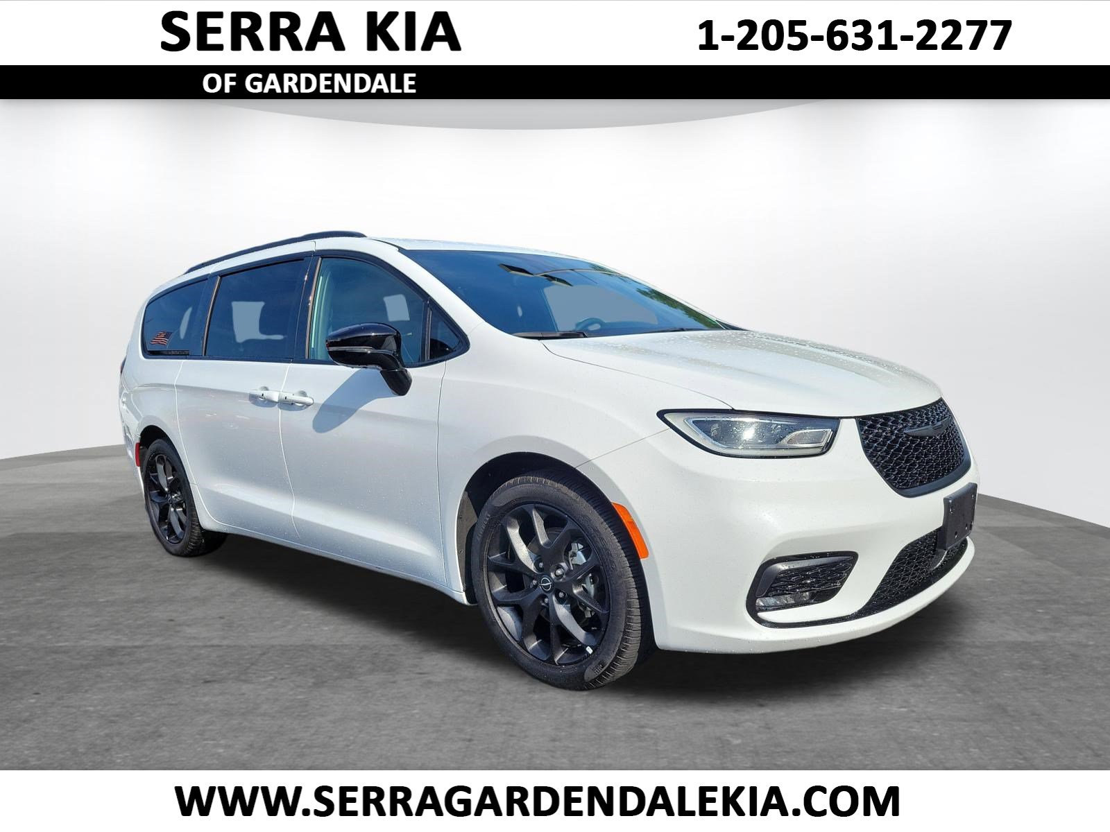 2025 Chrysler Pacifica Limited's photo