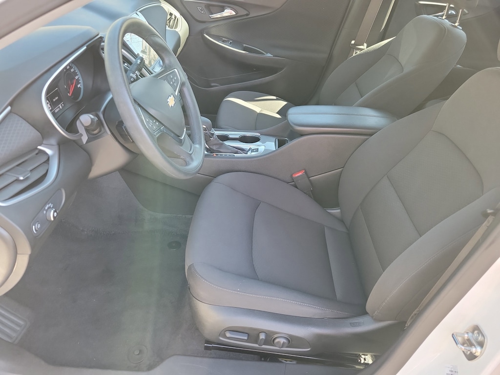 Used 2025 Chevrolet Malibu 1LT Sedan